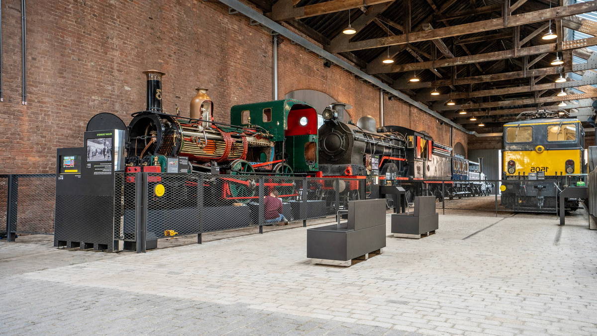 MOSI, Power Hall